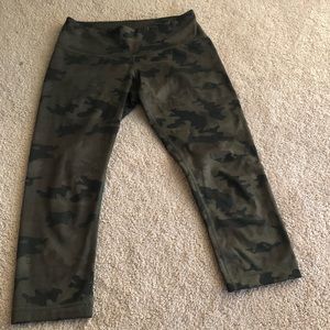 Lululemon size 6 camo crops